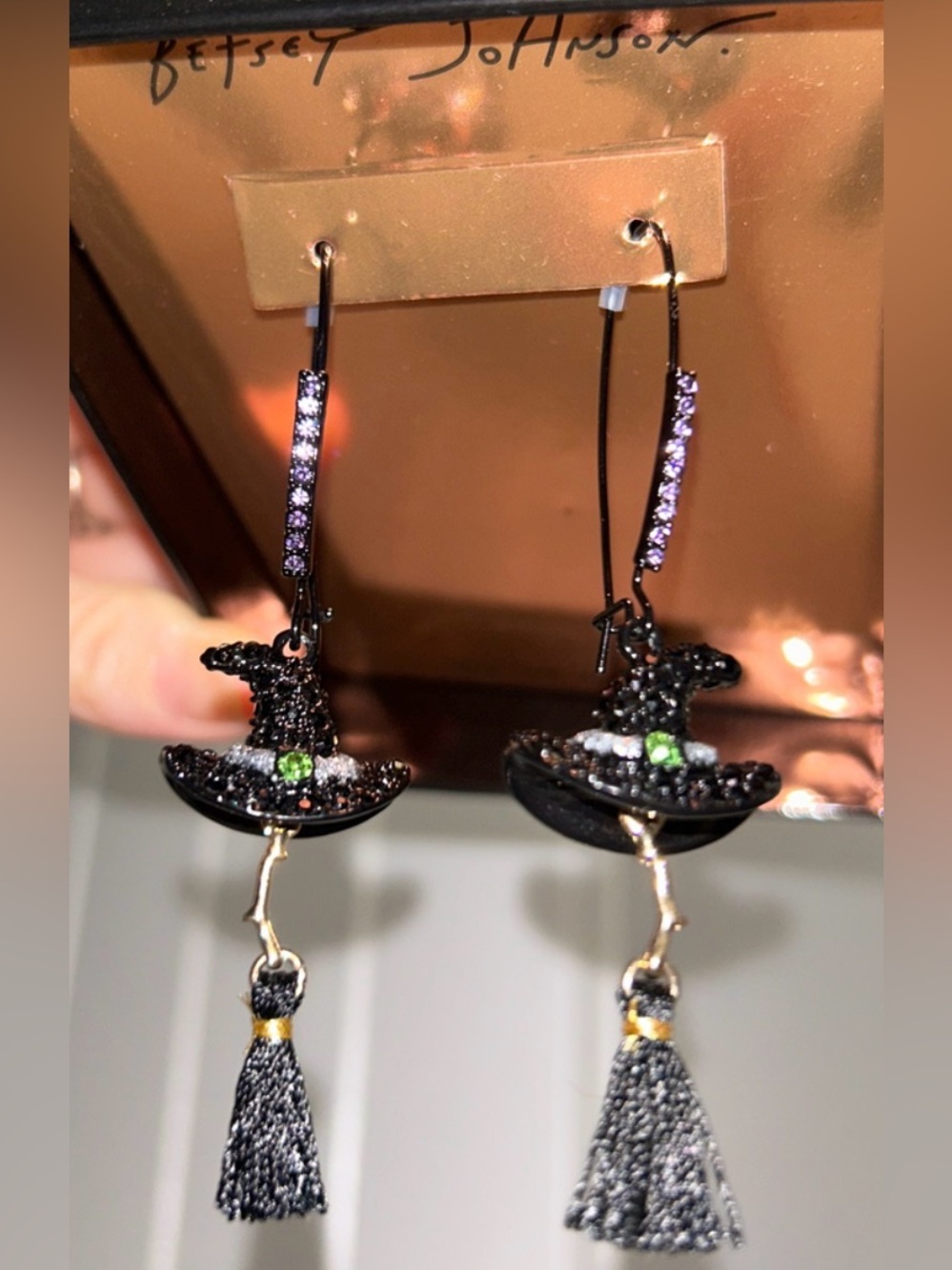 Betsey Johnson WITCH HAT BROOM SHEPHERD HOOK EARRING PINK NIB/NWT - Picture 2 of 10